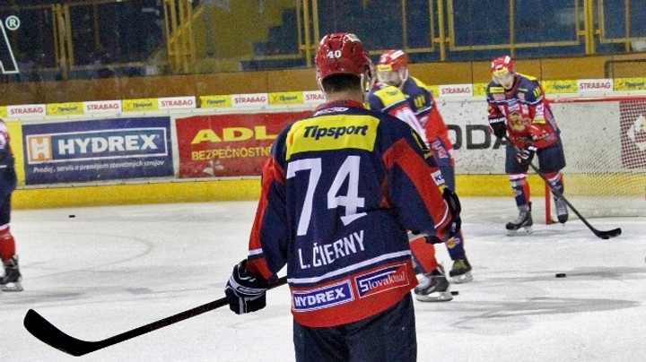 Dražíme dres Laca Čierneho